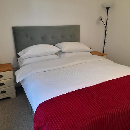 Glastonbury Town Center-Entire Apartment Екстериор снимка