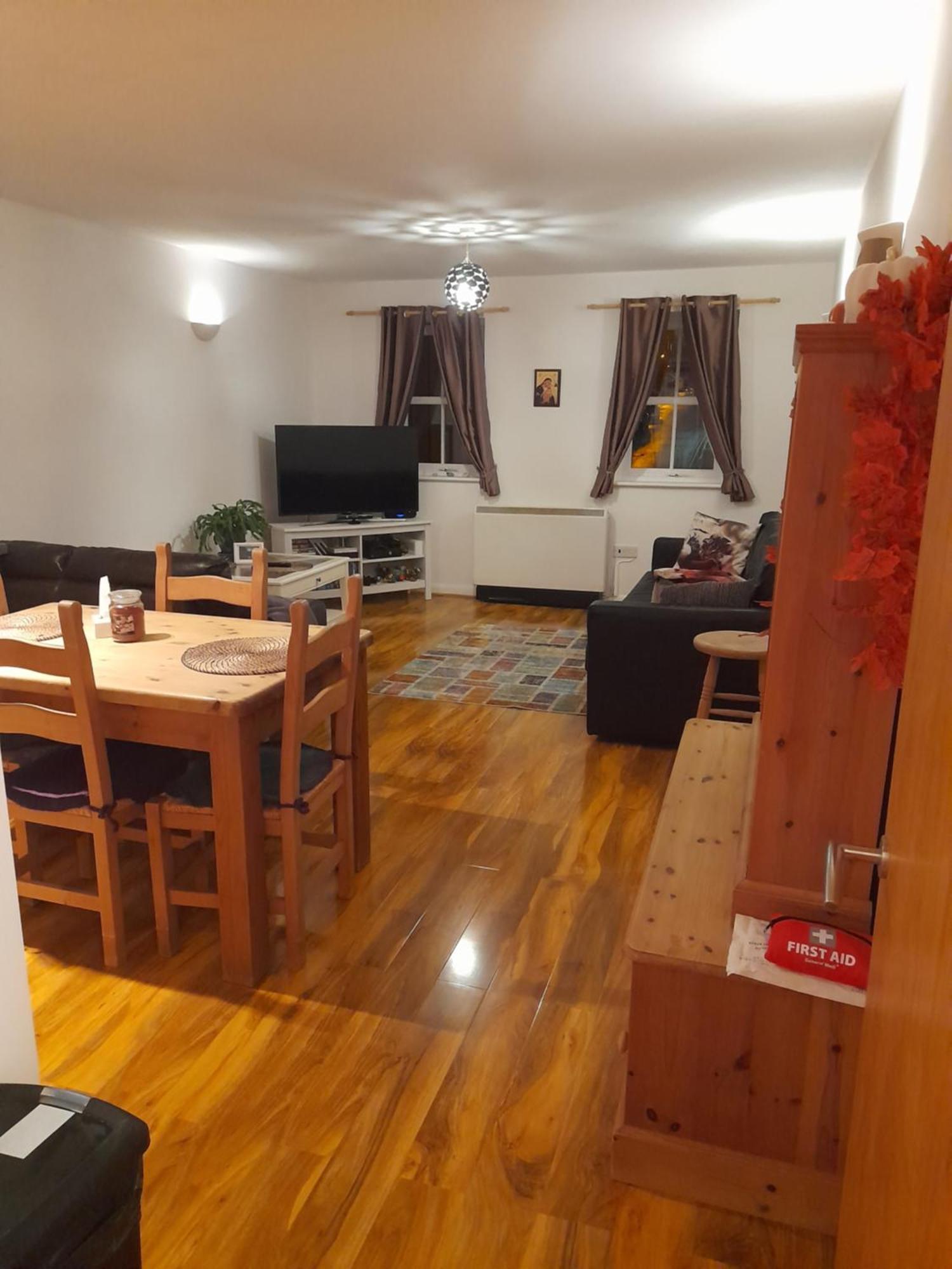 Glastonbury Town Center-Entire Apartment Екстериор снимка