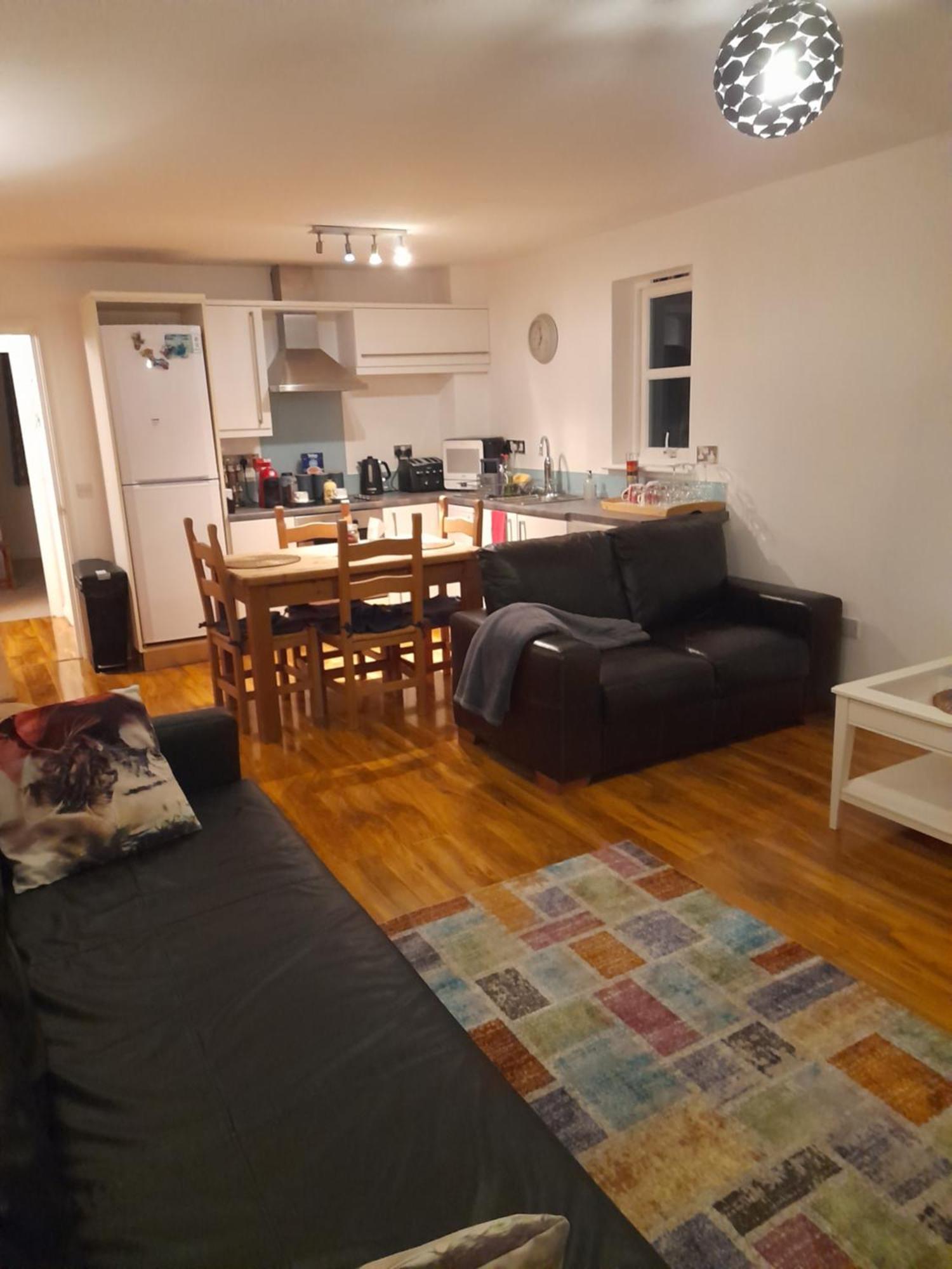 Glastonbury Town Center-Entire Apartment Екстериор снимка