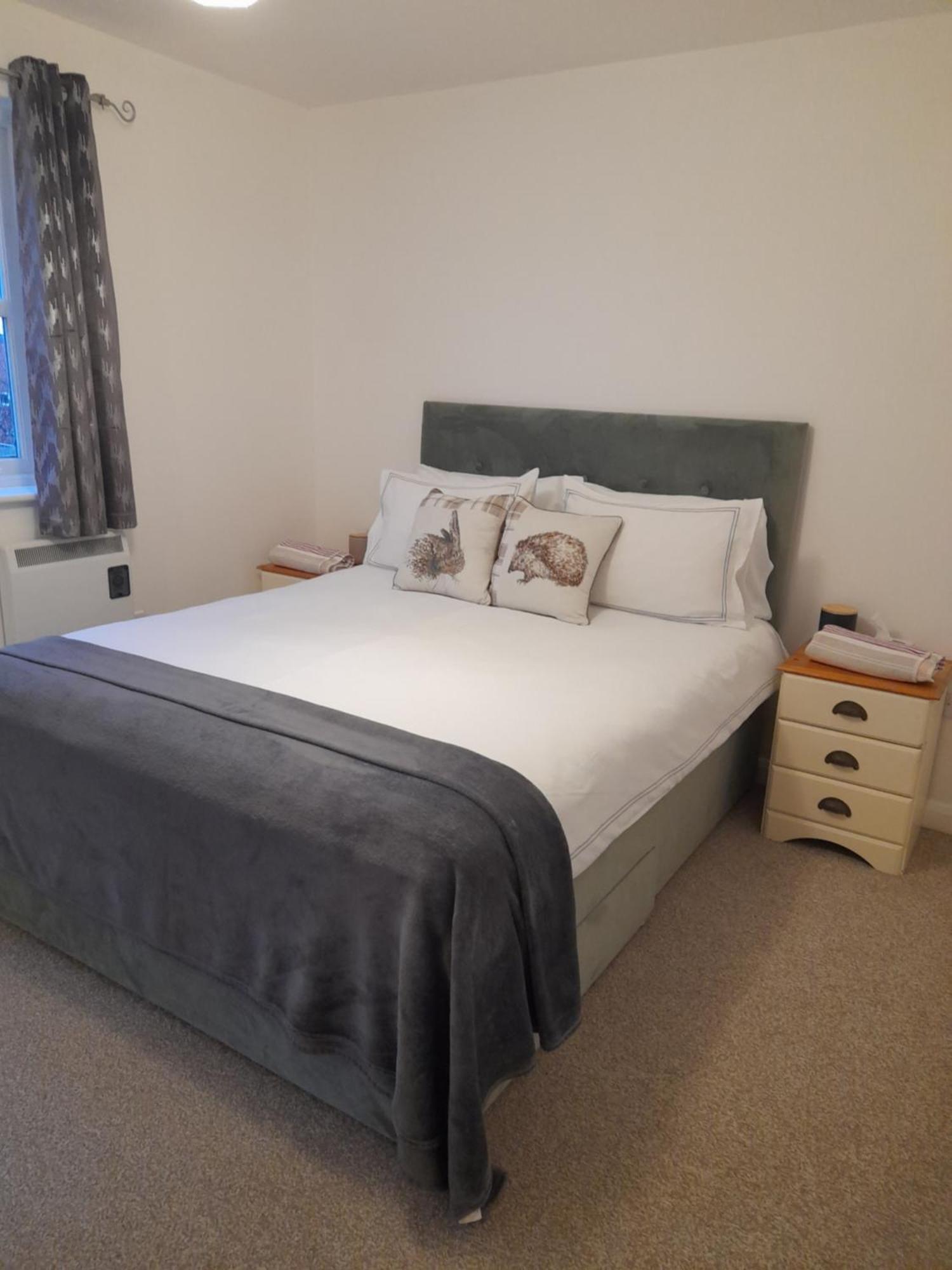 Glastonbury Town Center-Entire Apartment Екстериор снимка