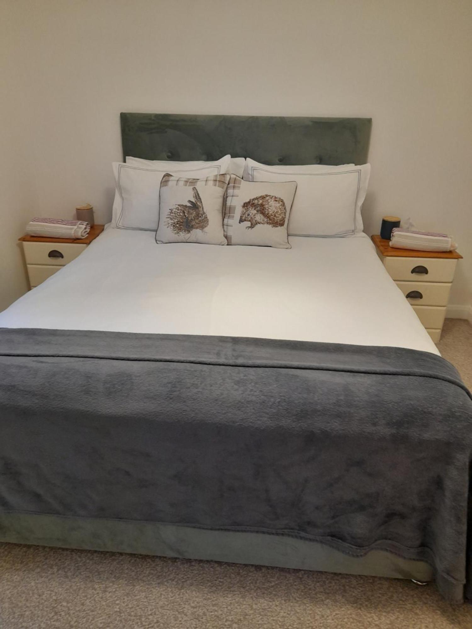 Glastonbury Town Center-Entire Apartment Екстериор снимка