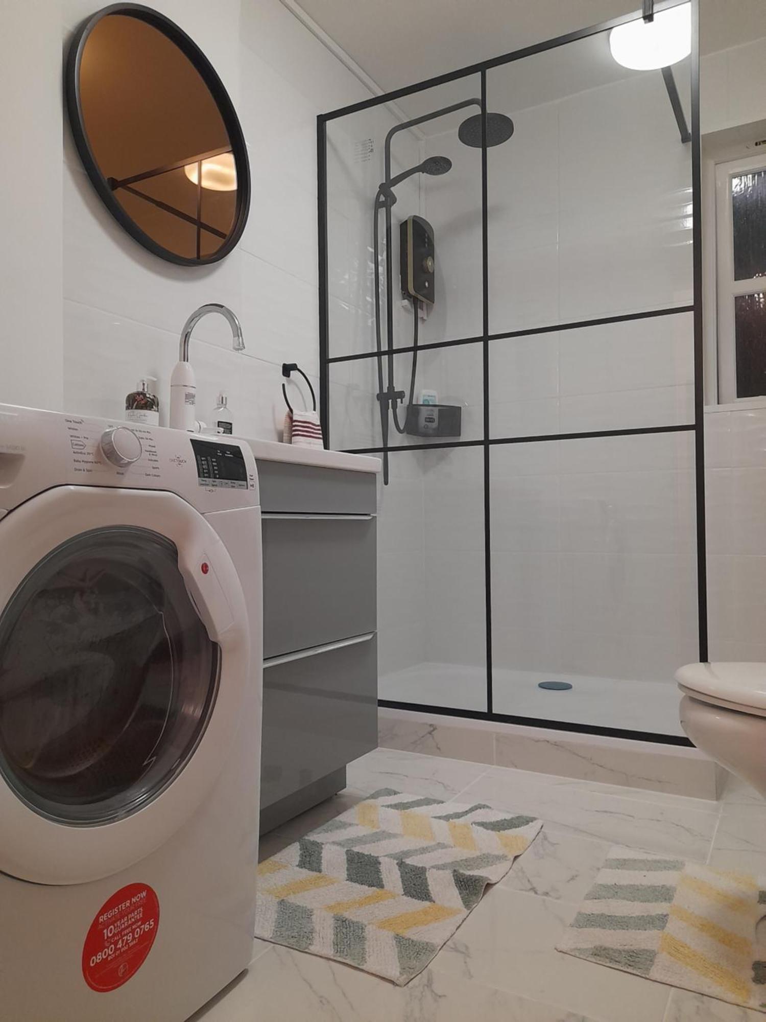 Glastonbury Town Center-Entire Apartment Екстериор снимка