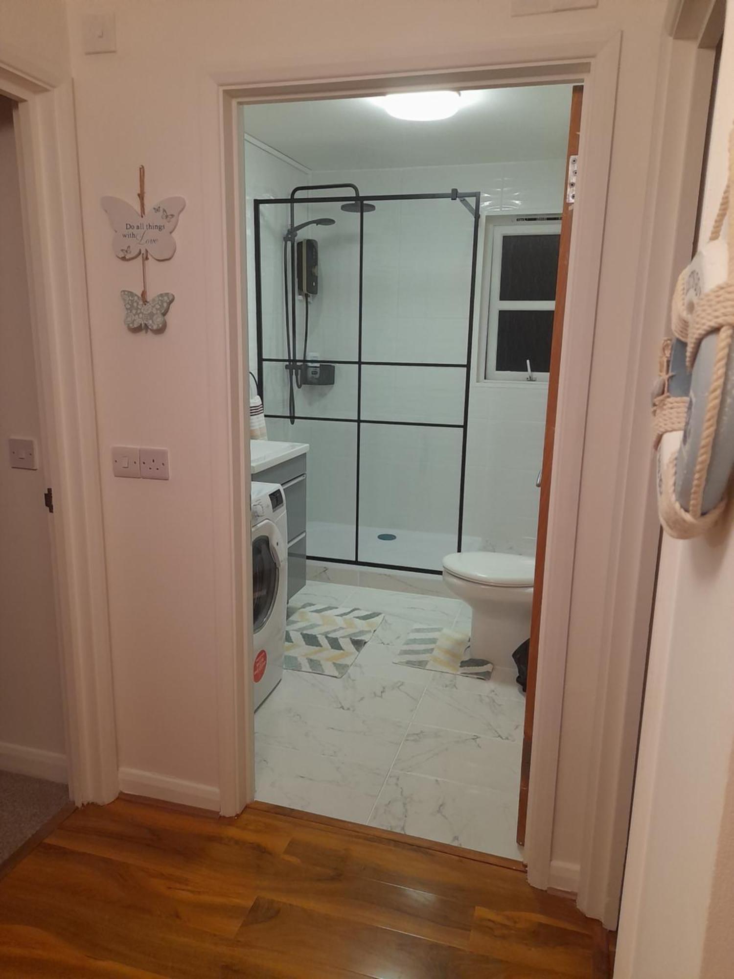 Glastonbury Town Center-Entire Apartment Екстериор снимка